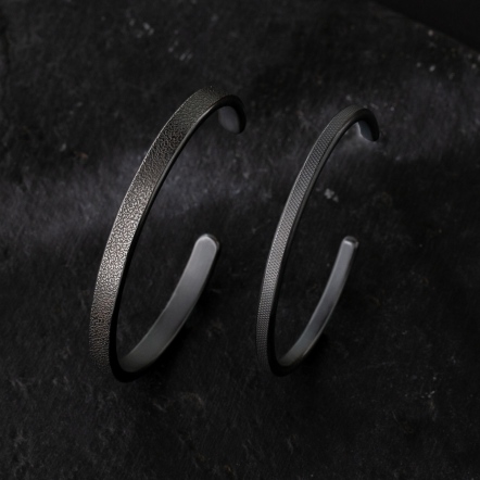 Embossed - Grained Leather Bangle 5-6mm 皮革紋 手環 寬版
