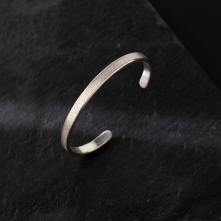 Embossed - Grained Leather Bangle 5-6mm 皮革紋 手環 寬版