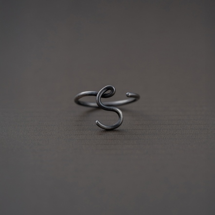 Chatter Ring S 手稿字母設計 S 戒指