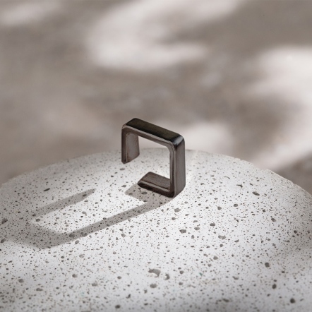 Frame Charcoal Black EarCuff  框 炭墨黑耳扣