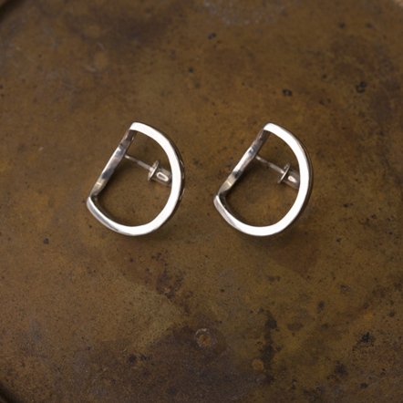 Eye-rolling & Stubborn Ear Studs 執拗與白眼 單折 耳環
