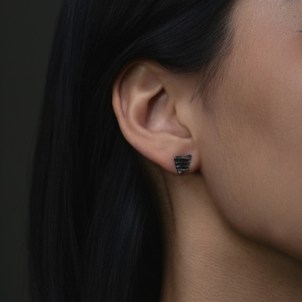 Calligraphy - Restraining Earstud NO.1 墨摺 藏鋒 NO.1 耳釘