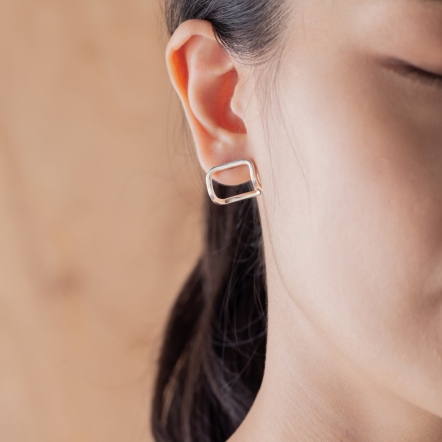 Edge Bending No.2 Earrings 框折 NO.2 耳環