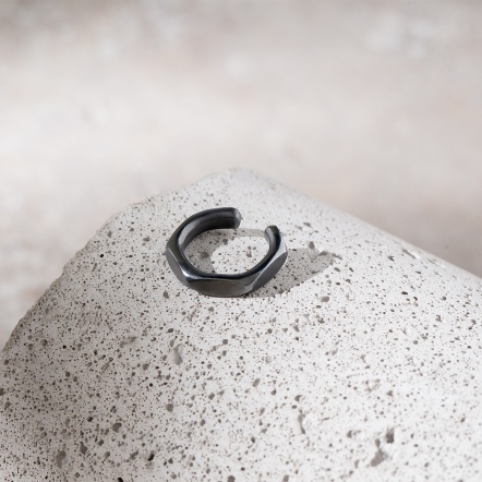 Hex Charcoal Black EarCuff 六角 炭墨黑耳扣