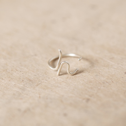 Chatter Ring H 手稿字母設計 H 戒指