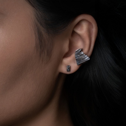 Calligraphy - Restraining EarCuff 墨摺 藏鋒 耳扣