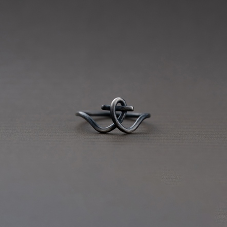 Chatter Ring T 手稿字母設計 T 戒指