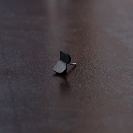 Misstache - Metamorphosis N.2 Earstud 鬍子小姐 蛻變 2號 耳釘