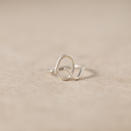 Chatter Ring  Q 手稿字母設計 Q 戒指