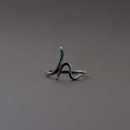 Chatter Ring H 手稿字母設計 H 戒指