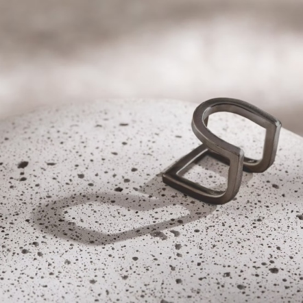 E&S Obstinate EarCuff 執拗與白眼 固執（圓）耳扣