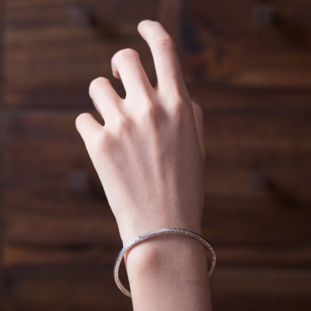 Hammered Tree Trunk Bangle 2.7-3mm 樹幹 手環 細版
