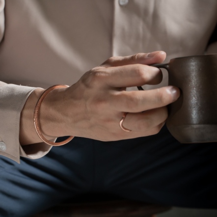 Hammered Moon Bangle - Woodgrain Pattern 4mm 側敲彎月 樹紋 手環 寬版