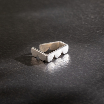 Misstache - Upset / Upturn EarCuff 鬍子小姐 折 耳扣