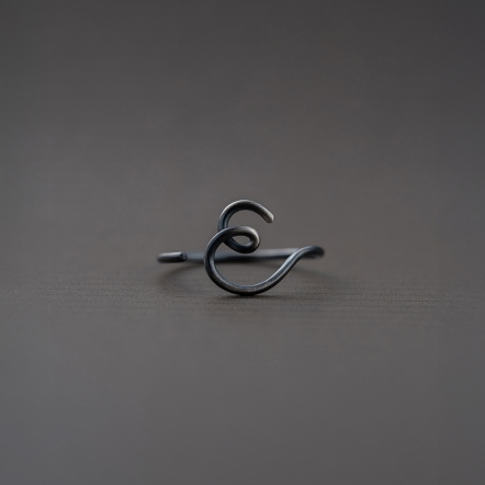 Chatter Ring E 手稿字母設計 E 戒指